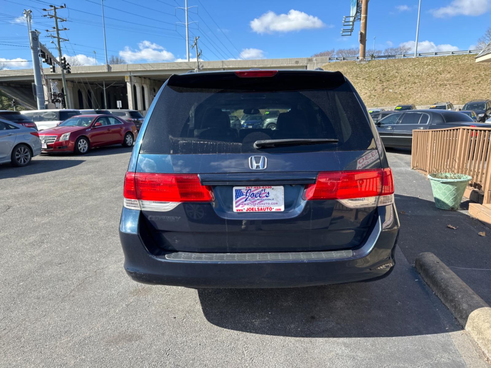 2009 Blue Honda Odyssey (5FNRL38799B) , Automatic transmission, located at 5700 Curlew Drive, Norfolk, VA, 23502, (757) 455-6330, 36.841885, -76.209412 - Photo #4